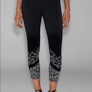 Athleta graphic floral sonar capris